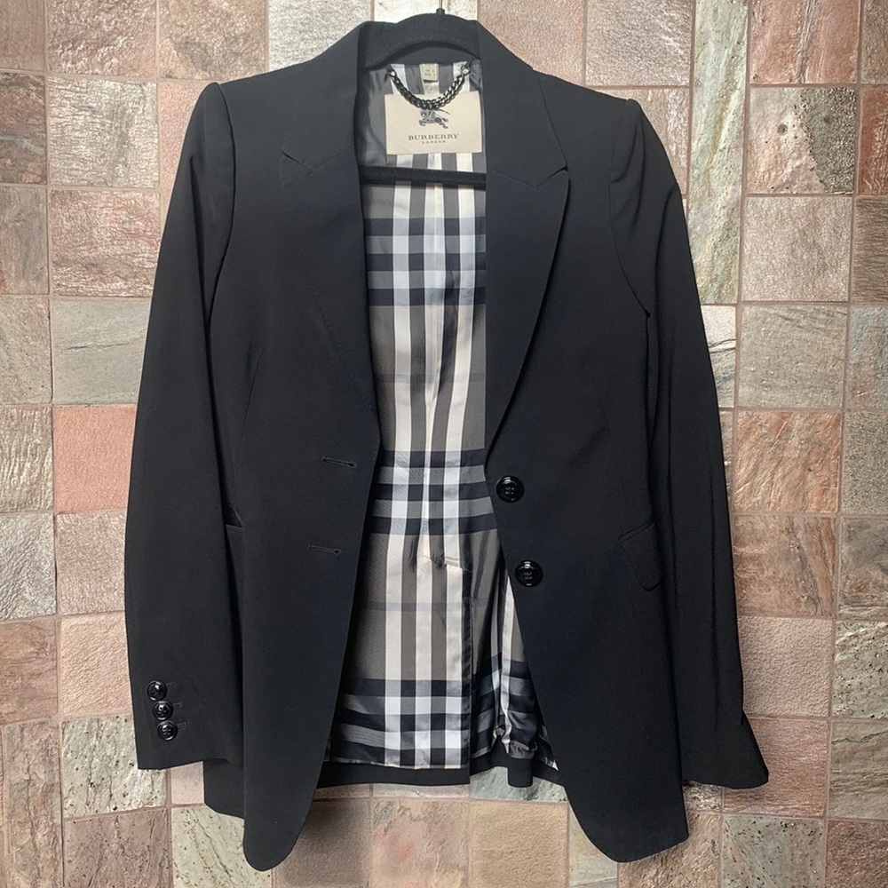 EUC Burberry black blazer size slim fit UK 6, US 4
